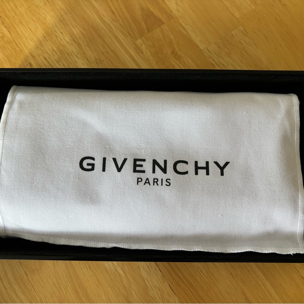 Authentic Givenchy Wallet - Picture 3 of 3